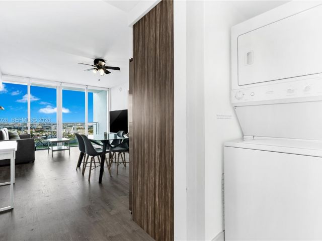 1-bedroom condo for rent in Miami - 92 SW 3rd St 3108 - MondialRealty