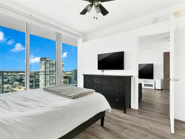 1-bedroom condo for rent in Miami - 92 SW 3rd St 3108 - MondialRealty