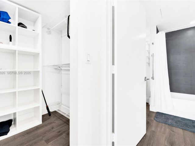 1-bedroom condo for rent in Miami - 92 SW 3rd St 3108 - MondialRealty