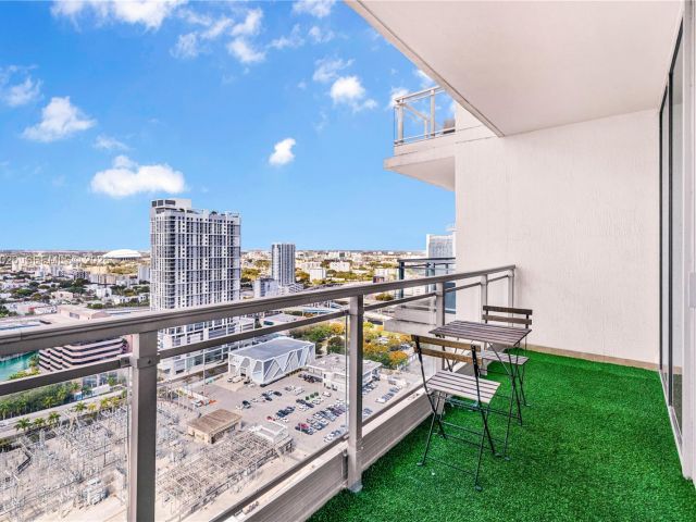 1-bedroom condo for rent in Miami - 92 SW 3rd St 3108 - MondialRealty