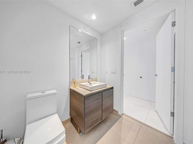 Apartment for sale  Unit #2708 - photo 7337196