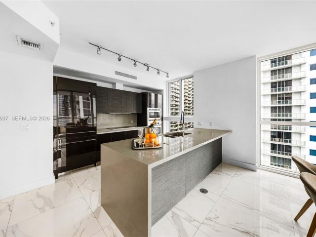 Apartment for sale  Unit #2708 - photo 7337201