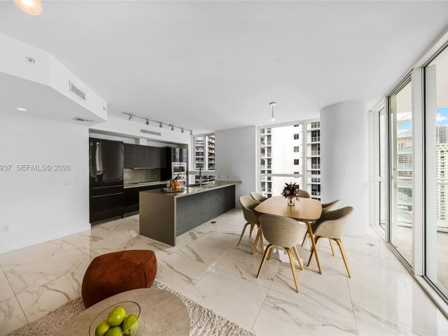 Apartment for sale  Unit #2708 - photo 7337202