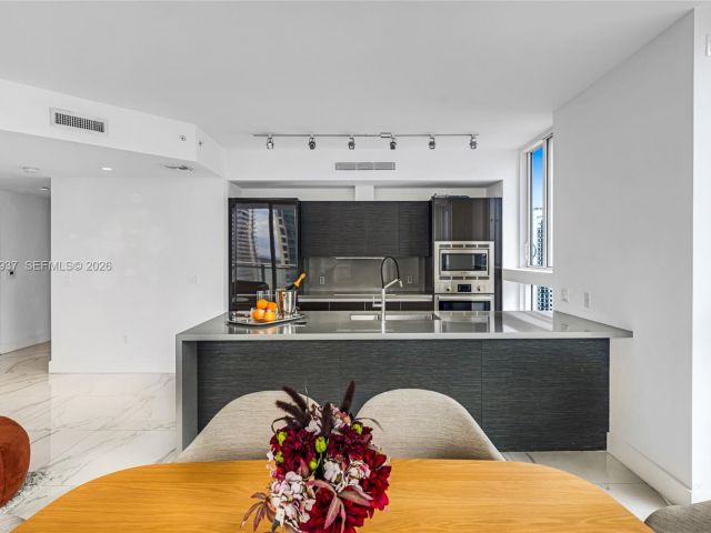 Apartment for sale  Unit #2708 - photo 7337203