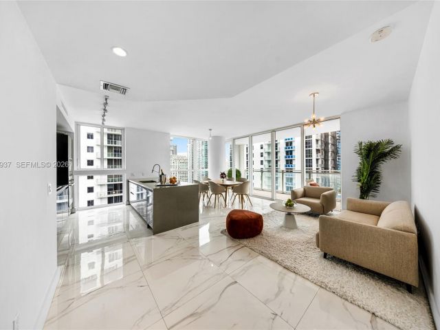 Apartment for sale  Unit #2708 - photo 7337205