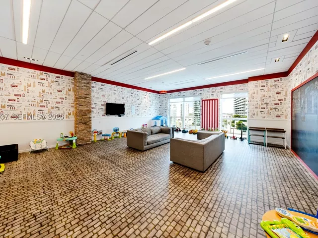 2-bedroom condo for sale in Miami - 1080 Brickell Ave 2708 - MondialRealty