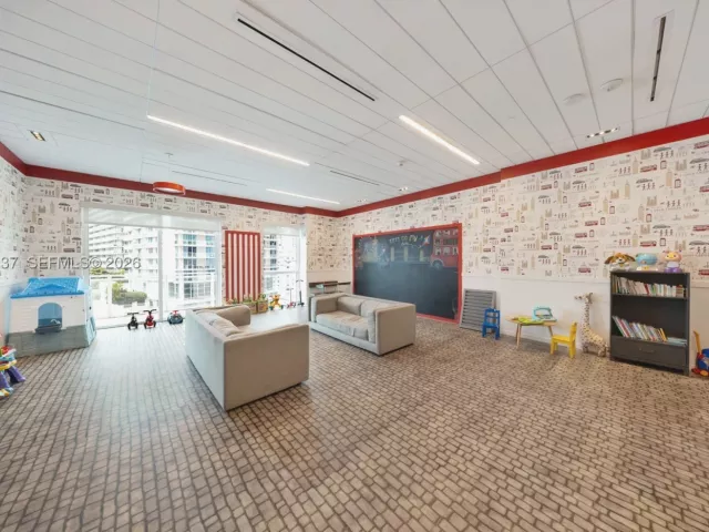 2-bedroom condo for sale in Miami - 1080 Brickell Ave 2708 - MondialRealty