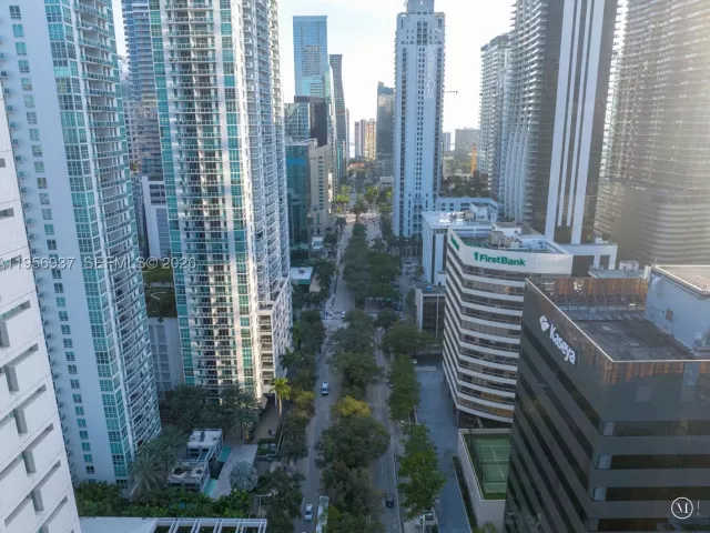 2-bedroom condo for sale in Miami - 1080 Brickell Ave 2708 - MondialRealty
