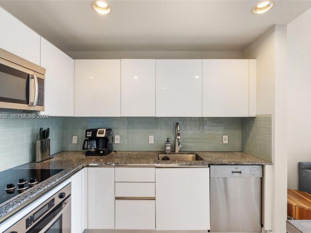 Apartment for rent  Unit #610 - photo 7331208