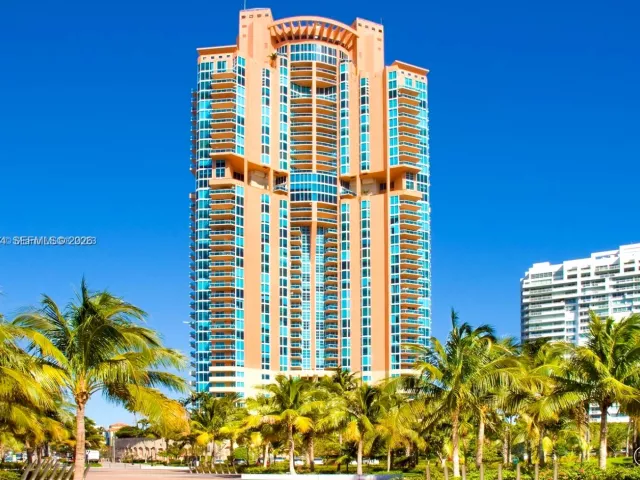 3-bedroom condo for sale in Miami Beach - 300 S Pointe Dr 605 - MondialRealty
