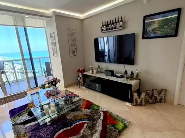 2-bedroom condo for rent in Hallandale Beach - 1830 S Ocean Dr 3810 - MondialRealty