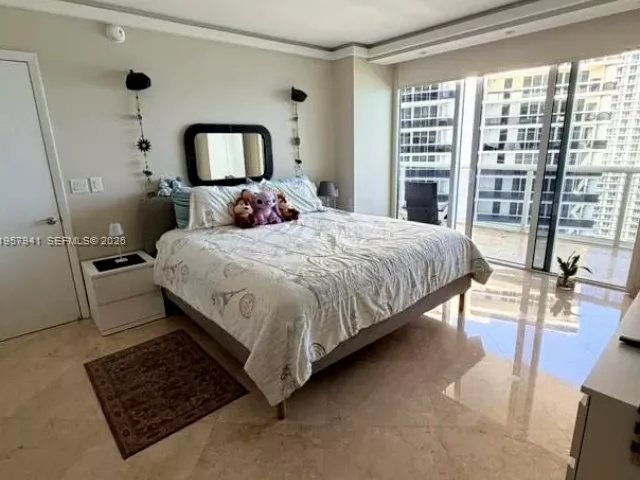 2-bedroom condo for rent in Hallandale Beach - 1830 S Ocean Dr 3810 - MondialRealty
