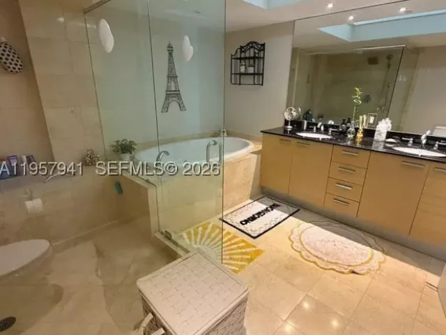 2-bedroom condo for rent in Hallandale Beach - 1830 S Ocean Dr 3810 - MondialRealty