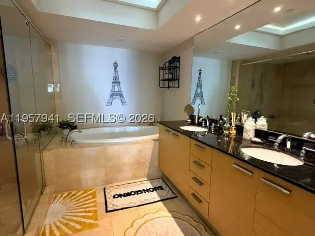 2-bedroom condo for rent in Hallandale Beach - 1830 S Ocean Dr 3810 - MondialRealty