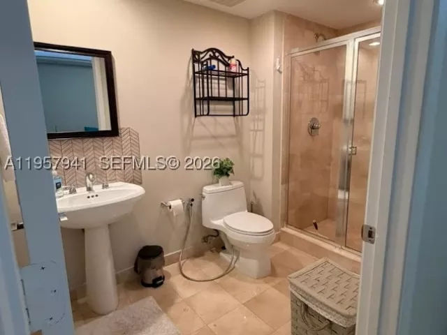 2-bedroom condo for rent in Hallandale Beach - 1830 S Ocean Dr 3810 - MondialRealty