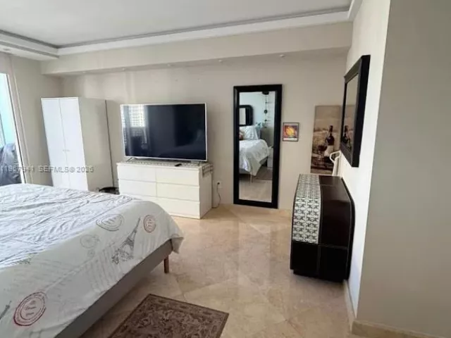 2-bedroom condo for rent in Hallandale Beach - 1830 S Ocean Dr 3810 - MondialRealty