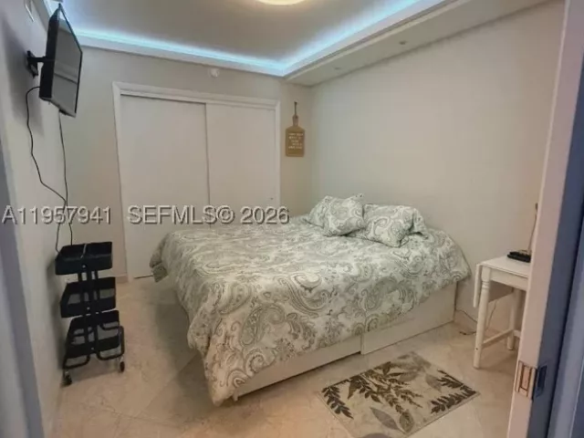 2-bedroom condo for rent in Hallandale Beach - 1830 S Ocean Dr 3810 - MondialRealty