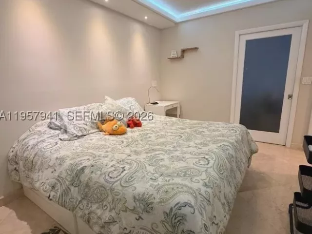 2-bedroom condo for rent in Hallandale Beach - 1830 S Ocean Dr 3810 - MondialRealty