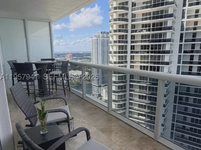 2-bedroom condo for rent in Hallandale Beach - 1830 S Ocean Dr 3810 - MondialRealty