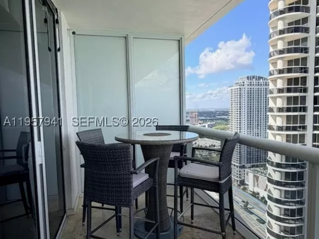 2-bedroom condo for rent in Hallandale Beach - 1830 S Ocean Dr 3810 - MondialRealty