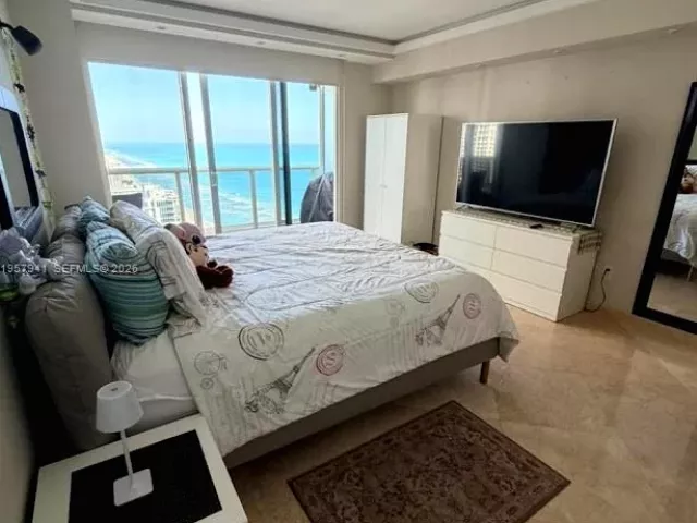 2-bedroom condo for rent in Hallandale Beach - 1830 S Ocean Dr 3810 - MondialRealty