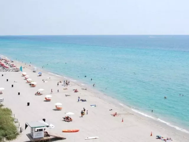 2-bedroom condo for rent in Hallandale Beach - 1830 S Ocean Dr 3810 - MondialRealty