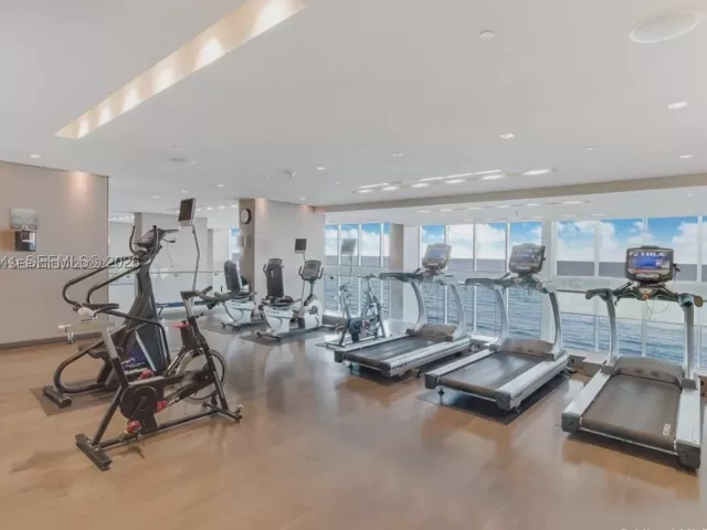 2-bedroom condo for rent in Hallandale Beach - 1830 S Ocean Dr 3810 - MondialRealty