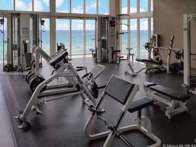 2-bedroom condo for rent in Hallandale Beach - 1830 S Ocean Dr 3810 - MondialRealty