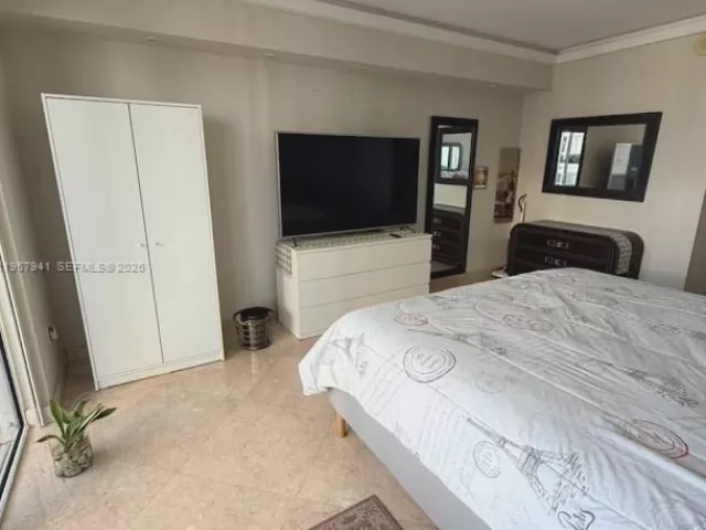 2-bedroom condo for rent in Hallandale Beach - 1830 S Ocean Dr 3810 - MondialRealty