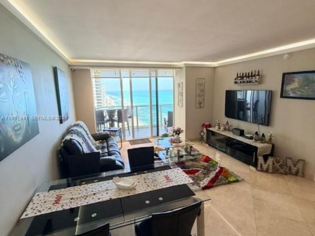 Apartment for rent  Unit #3810 - photo 7334709