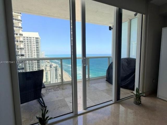 Apartment for rent  Unit #3810 - photo 7334712