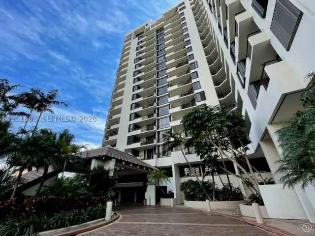 2-bedroom condo for sale in Miami - 520 Brickell Key Dr A1010 - MondialRealty