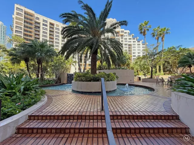 2-bedroom condo for sale in Miami - 520 Brickell Key Dr A1010 - MondialRealty