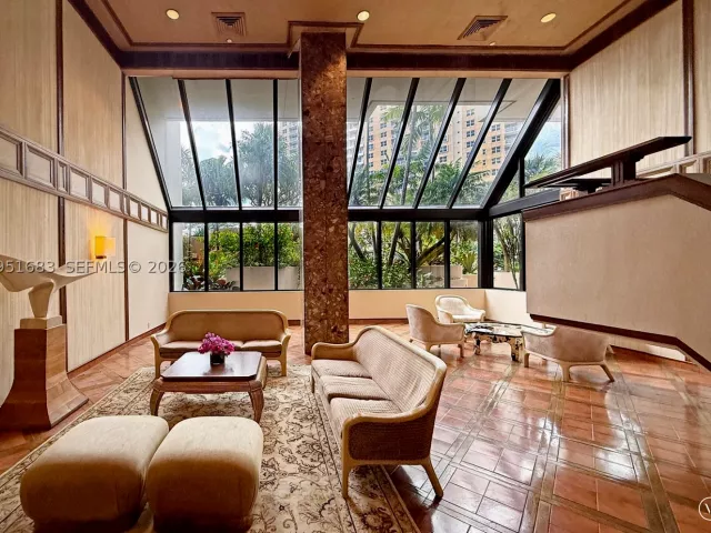 2-bedroom condo for sale in Miami - 520 Brickell Key Dr A1010 - MondialRealty