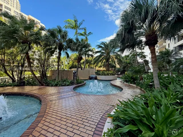 2-bedroom condo for sale in Miami - 520 Brickell Key Dr A1010 - MondialRealty
