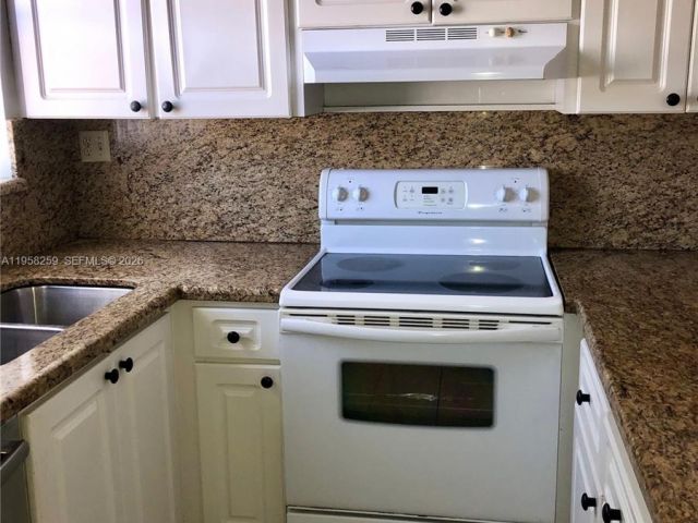 Home for rent at 6407 SW 132nd Ct Cir 0 - photo 7464198