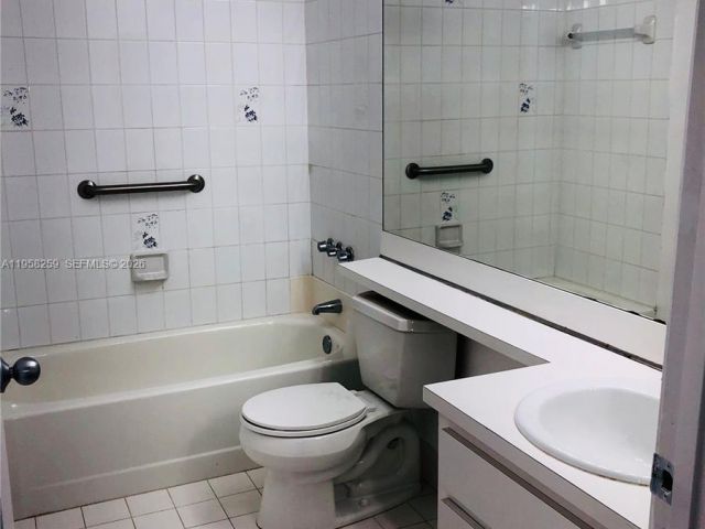 Home for rent at 6407 SW 132nd Ct Cir 0 - photo 7464205