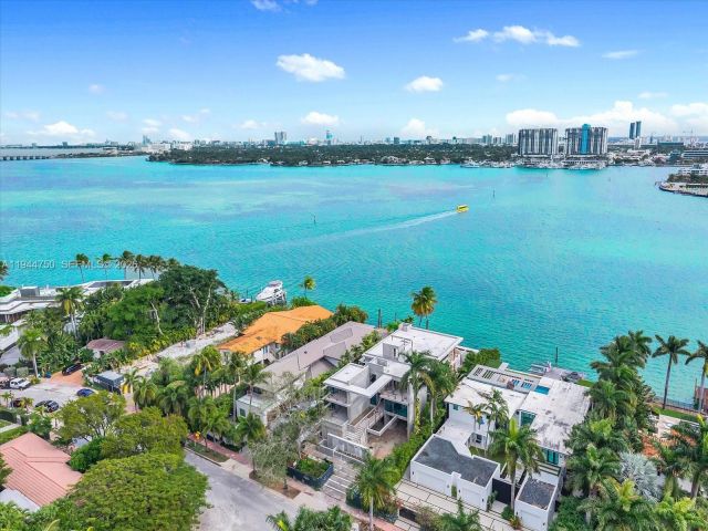 Home for sale at 333 E Rivo Alto Dr - photo 7410107