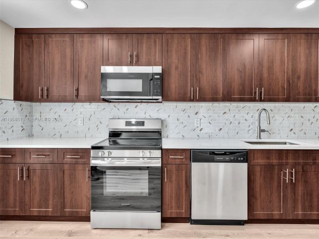 3-bedroom home for rent in Pembroke Pines - 1193 NW 98th Ter 134 - MondialRealty