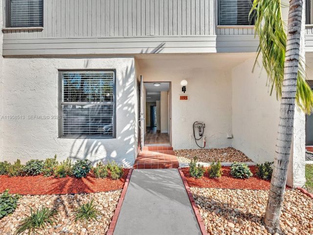 3-bedroom home for rent in Pembroke Pines - 1193 NW 98th Ter 134 - MondialRealty