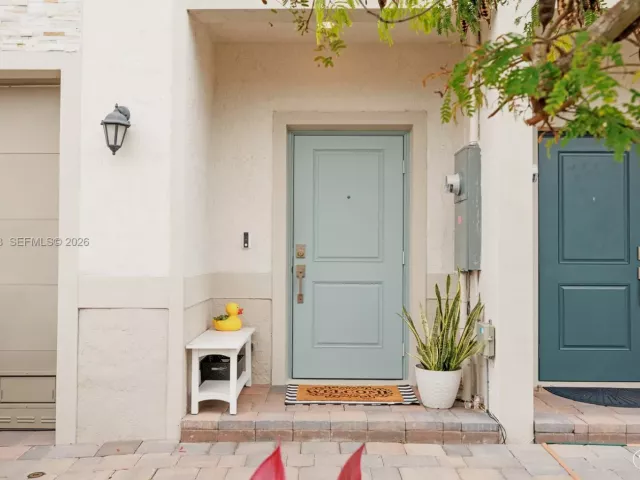 3-bedroom home for sale in Pompano Beach - 369 NW 8th Ct - MondialRealty