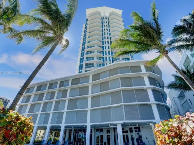 1-bedroom condo for rent in Miami Beach - 6515 Collins Ave 901 - MondialRealty
