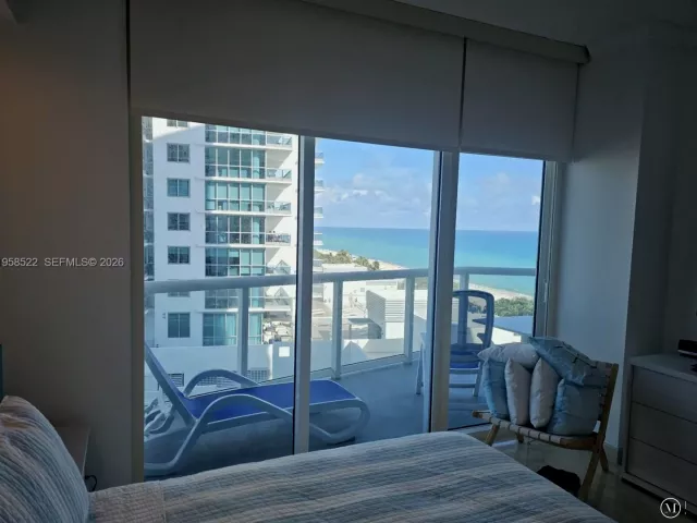 1-bedroom condo for rent in Miami Beach - 6515 Collins Ave 901 - MondialRealty