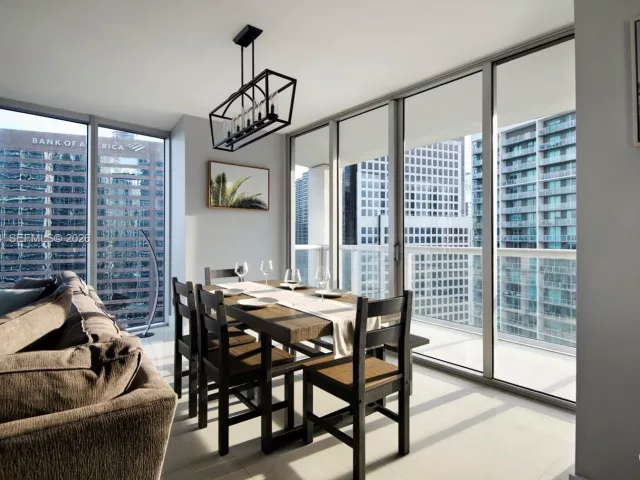 2-bedroom condo for sale in Miami - 485 Brickell Ave 3208 - MondialRealty