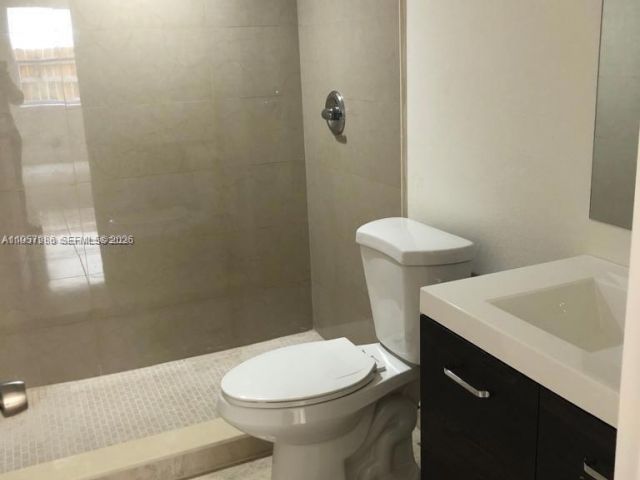 3-bedroom home for rent in Miami - 11220 SW 67th Ter 0 - MondialRealty