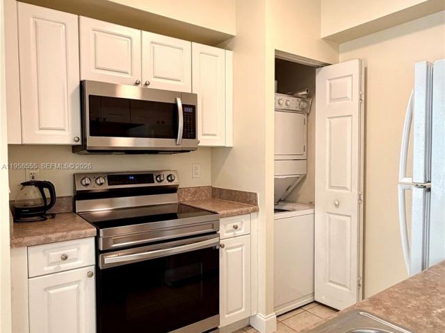 Apartment for rent  Unit #2419 - photo 7450180