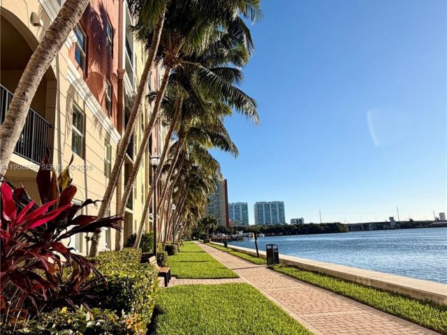 Apartment for rent  Unit #2419 - photo 7450193