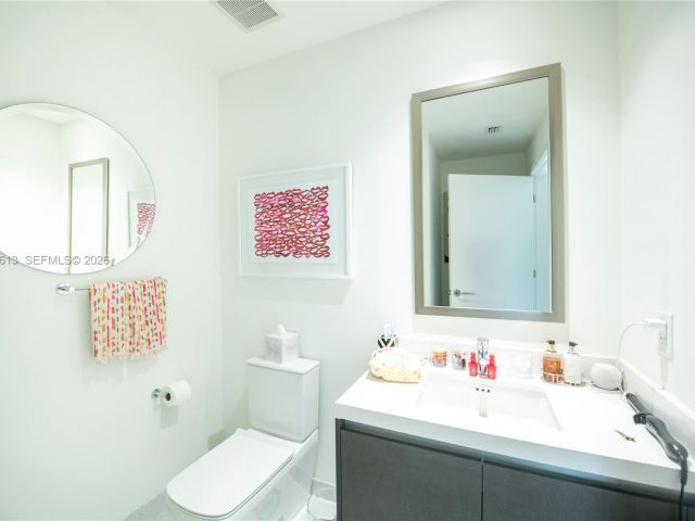 Apartment for rent  Unit #811 - photo 7338151