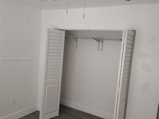 Home for rent at 165 SW 5th Ct 1 - photo 7450629