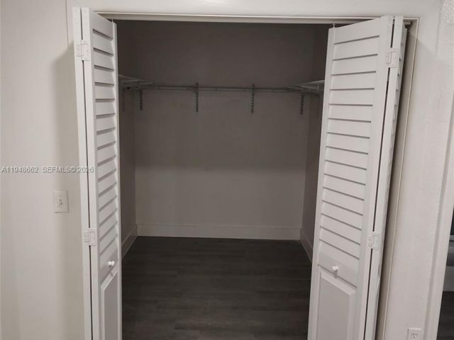 Home for rent at 165 SW 5th Ct 1 - photo 7450633